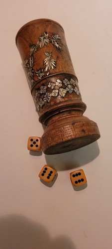 Würfelbecher holz pelmutt - wÜrfelbecher,